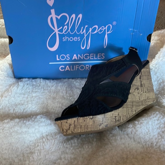 New in the box women’s shoes - Picture 1 of 3